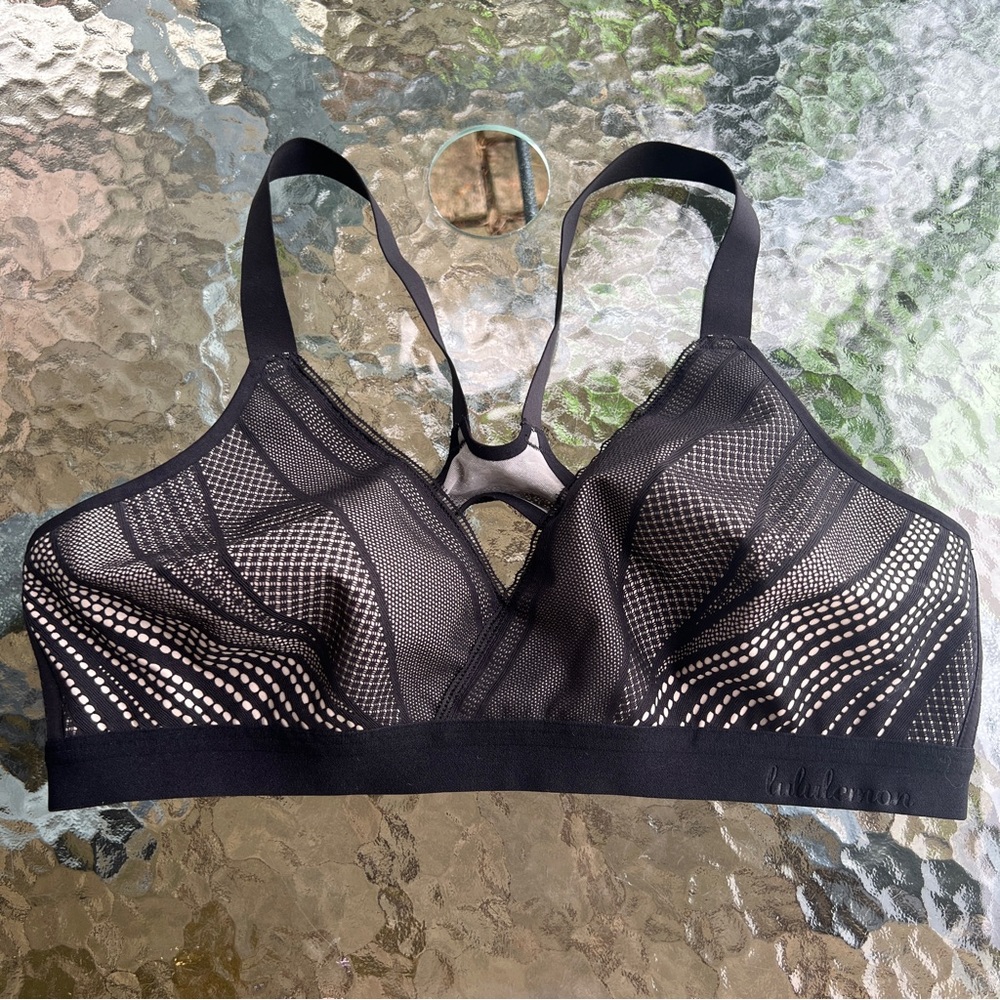 Lululemon Black and Tan Lace Sports Bra B16